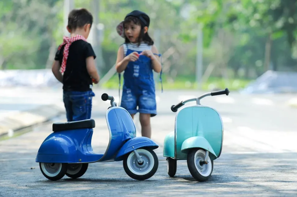 Ambosstoys Primo Classic Mint Ride-On (Leather Seat)