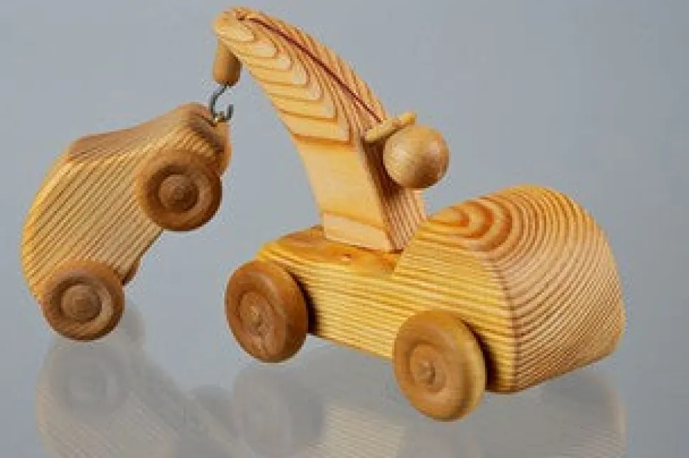 Debresk Small Tow Truck with Mini Car