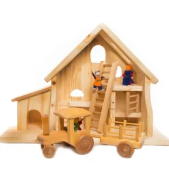 Drei Blatter Wooden Farm Cottage with Stable