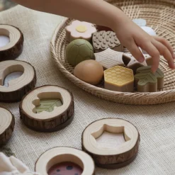Guidecraft Nature Feel and Find – 24 pc. set