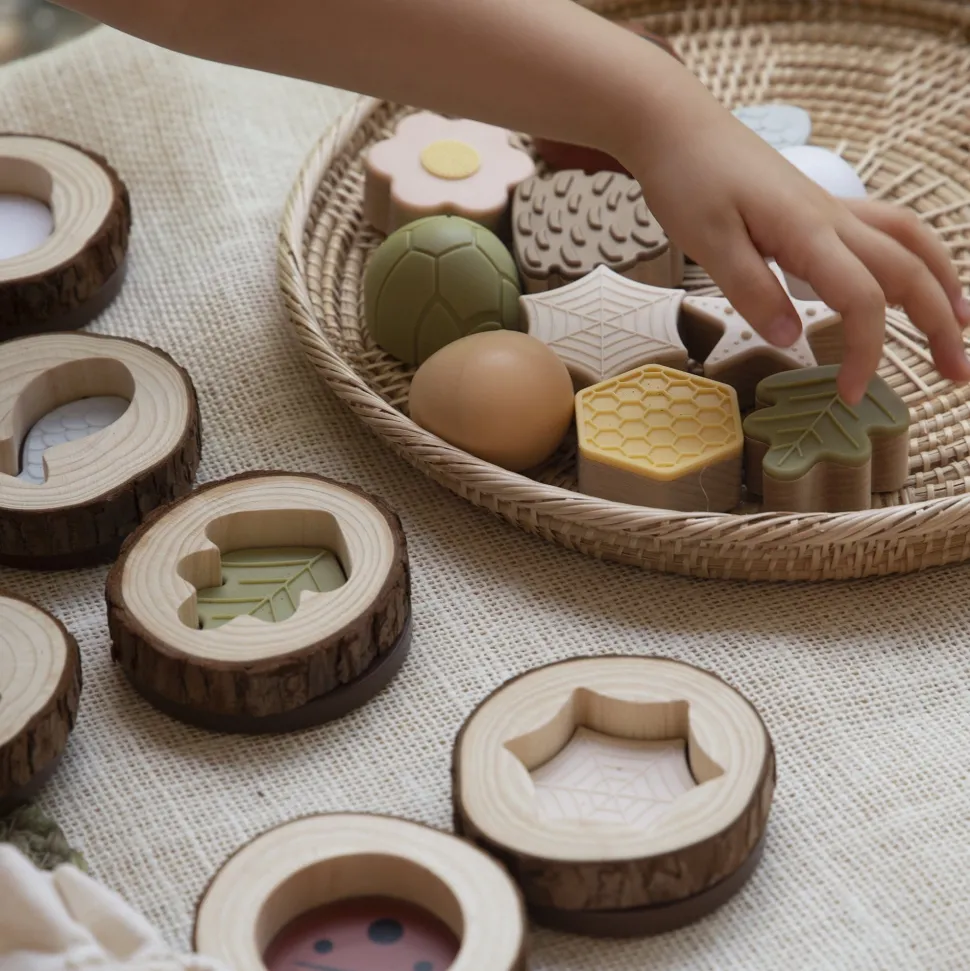 Guidecraft Nature Feel and Find – 24 pc. set
