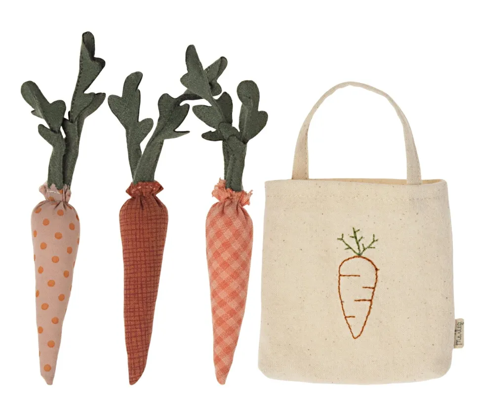 Maileg Carrots in Shopping Bag