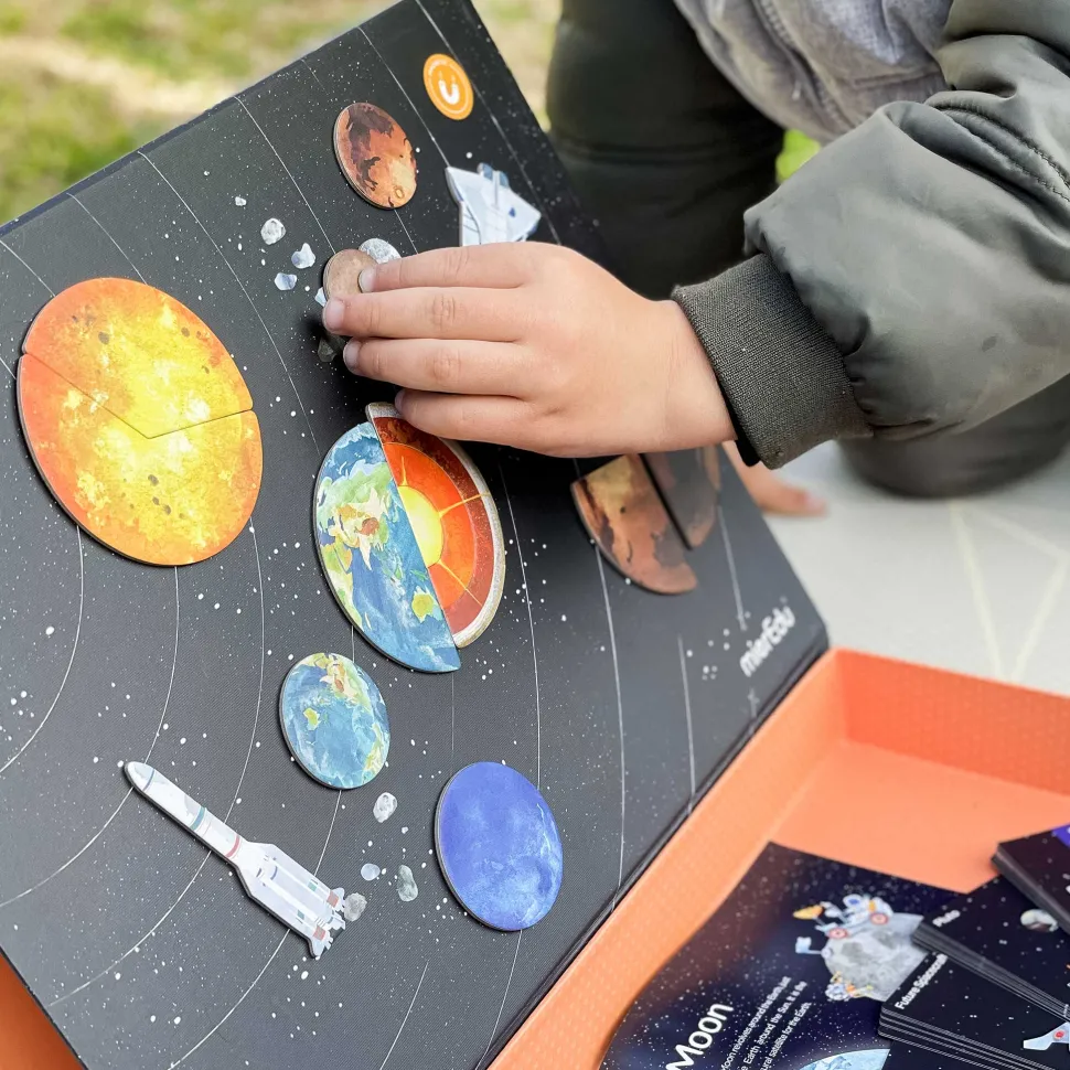 mierEdu All About - Space Encyclopedia Magnetic Puzzle