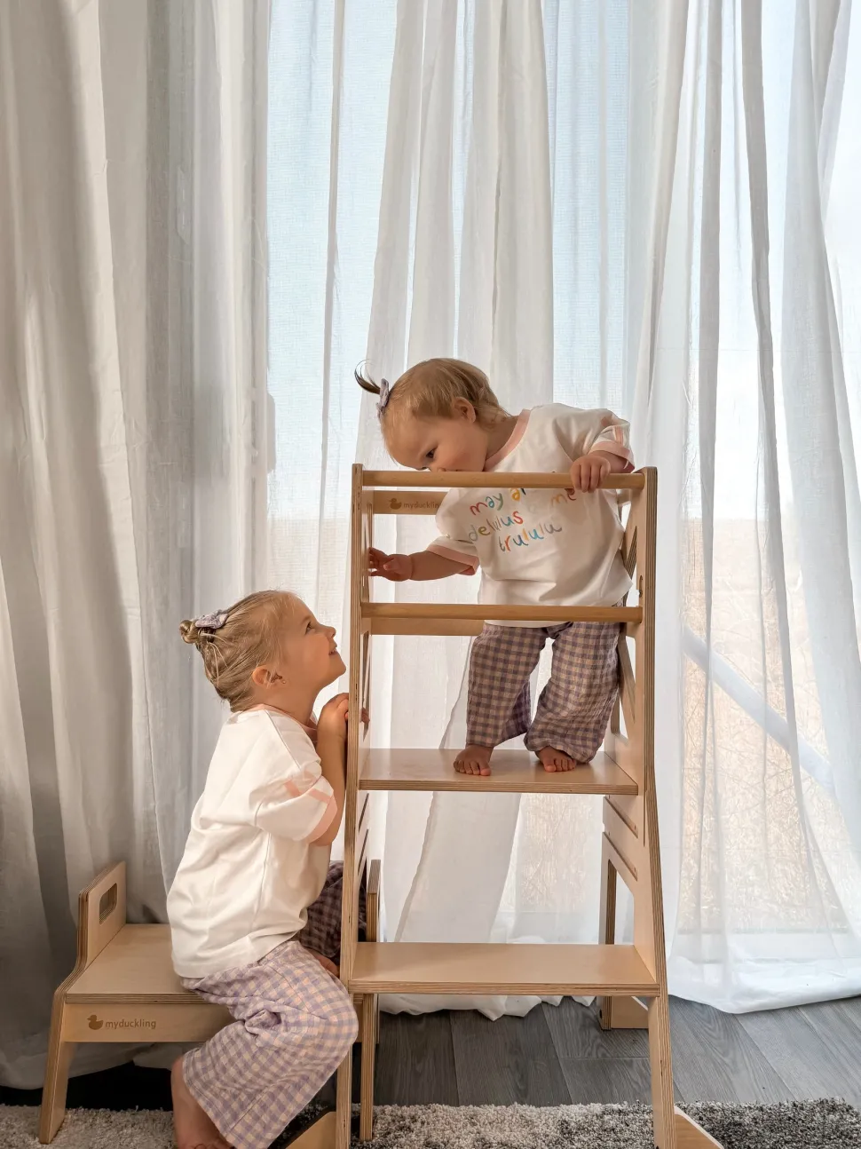 My Duckling JALA Deluxe Adjustable Learning Tower (Natural) - Flag with Rectangle Handle