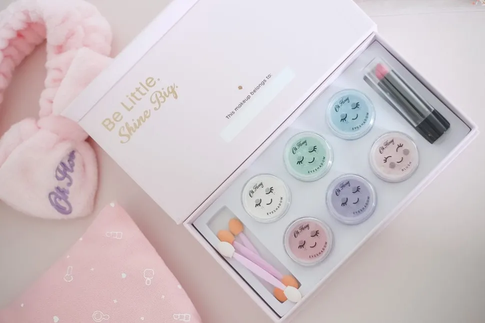 Oh Flossy Deluxe Makeup Set