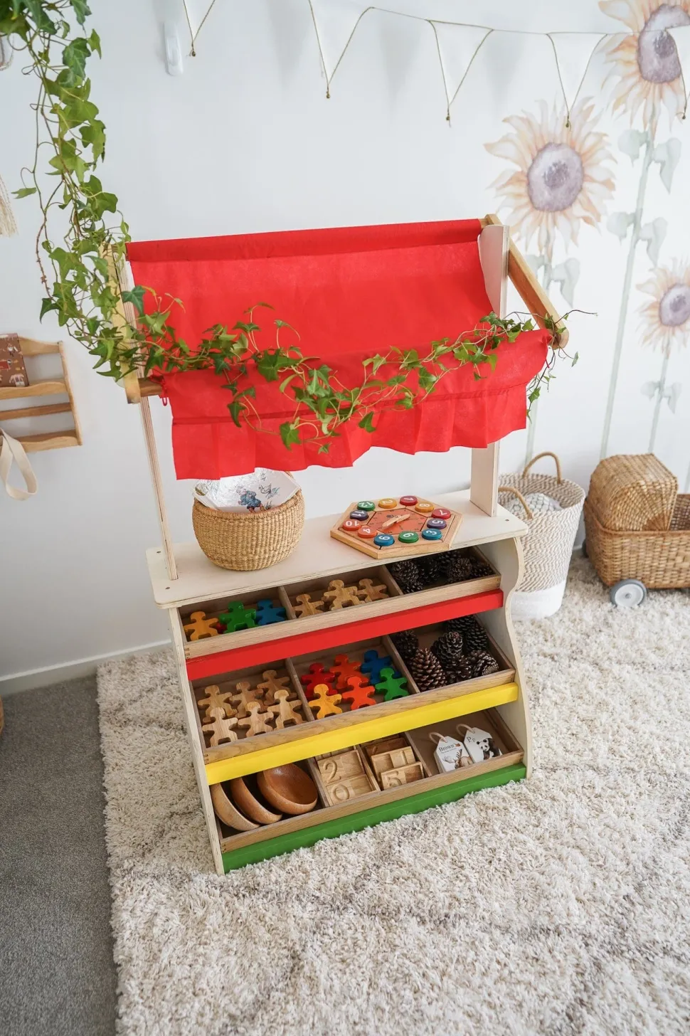 QToys 2 in 1 Children’s Shop and Theatre