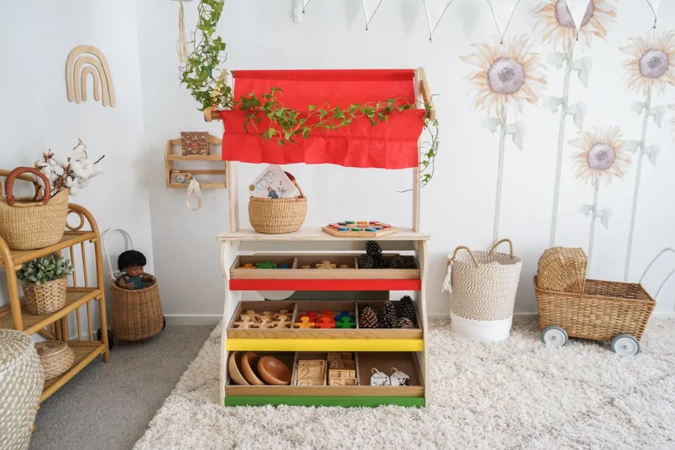 QToys 2 in 1 Children’s Shop and Theatre
