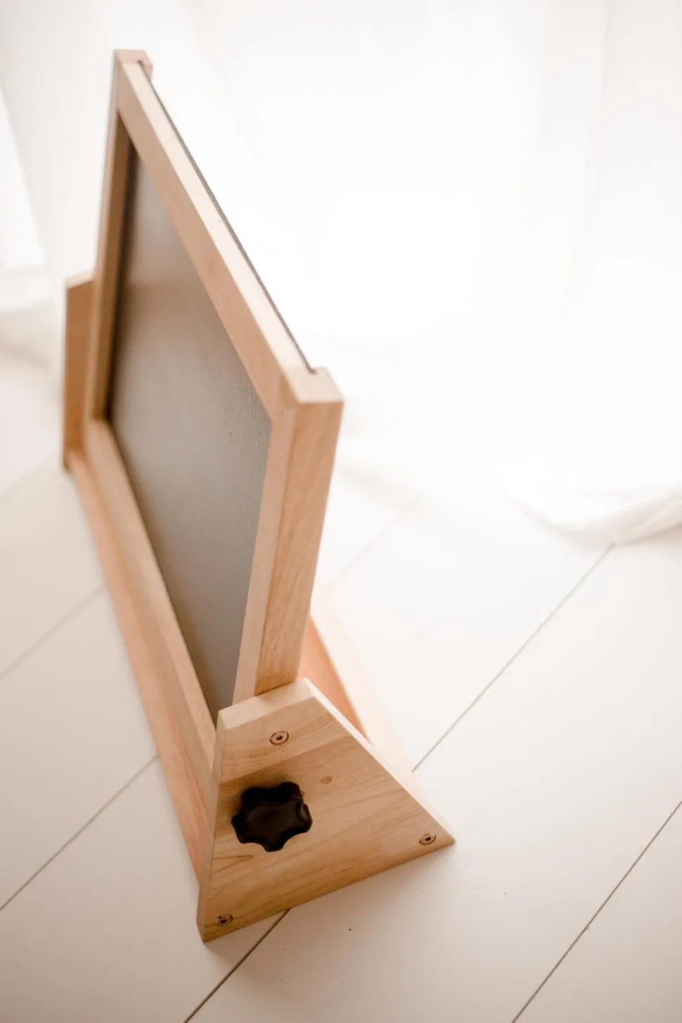 QToys 4 in 1 Table Easel