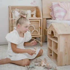 QToys Classic Wooden Dollhouse