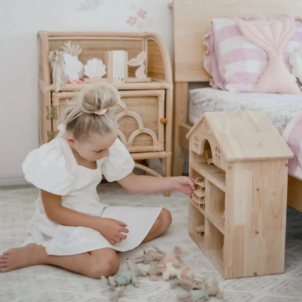 QToys Classic Wooden Dollhouse