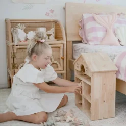 QToys Classic Wooden Dollhouse