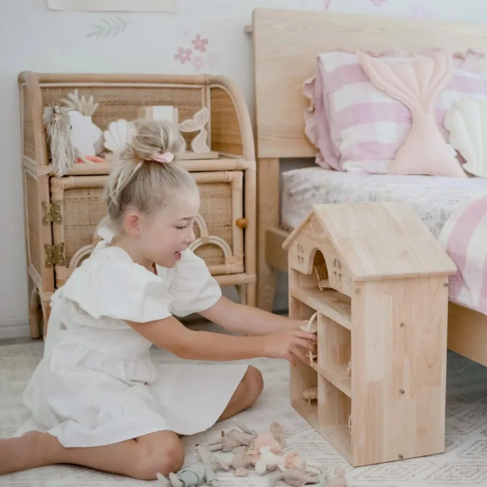 QToys Classic Wooden Dollhouse