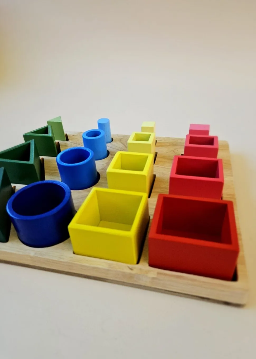 QToys 3D Sorting and Nesting Board
