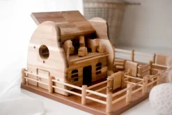 QToys Farm Barn