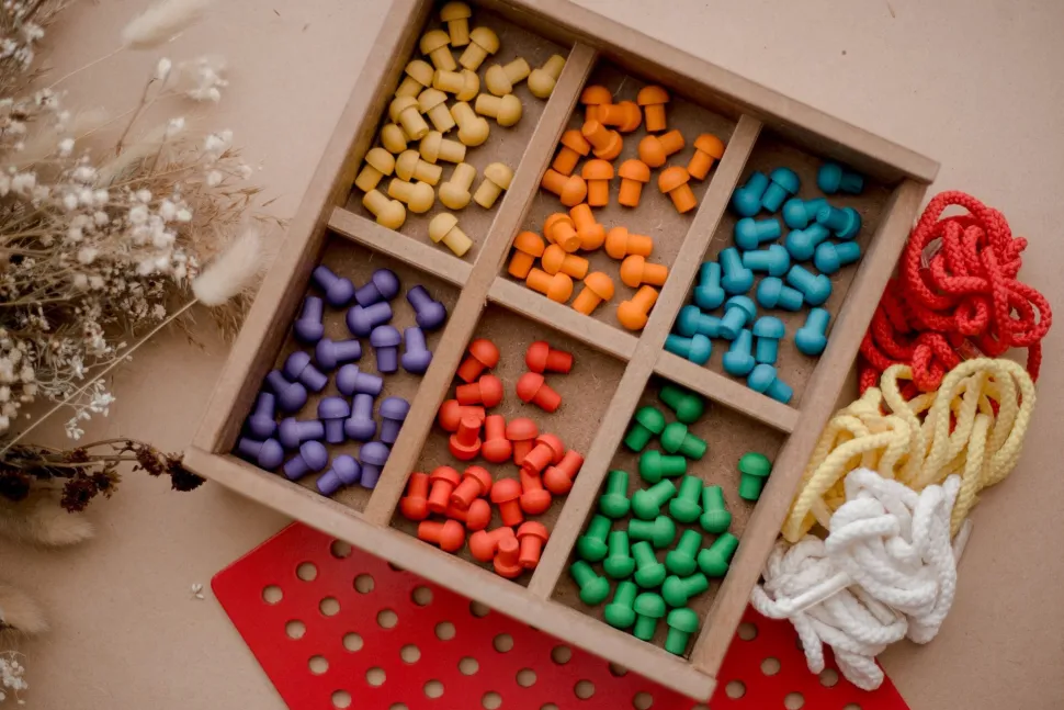 QToys Froebel Peg and Lacing Board