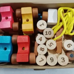 QToys Lacing Train