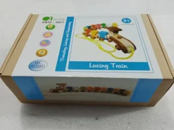 QToys Lacing Train