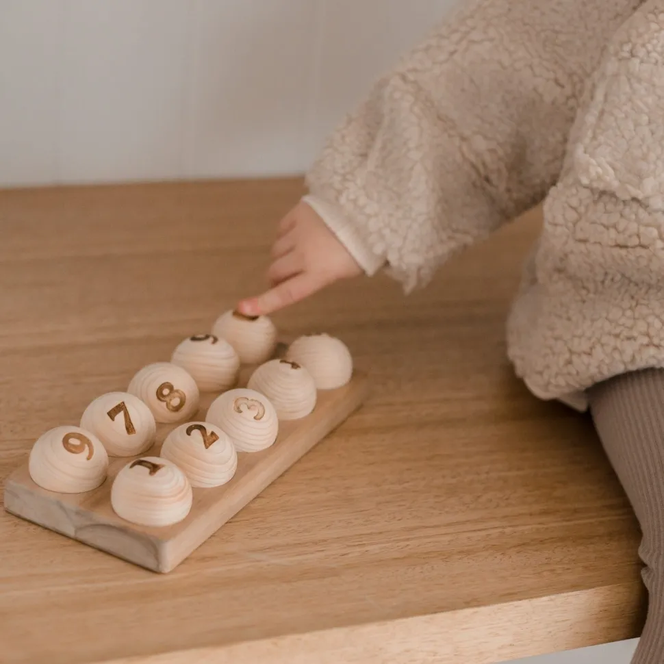 QToys Number Eggs and Stand
