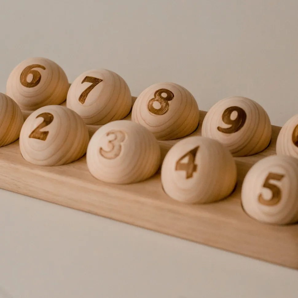 QToys Number Eggs and Stand