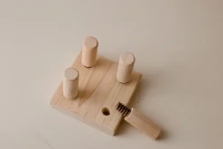 QToys Screw Game