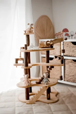 QToys Three Level Tree House Play Set