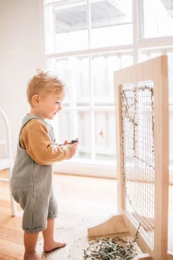 QToys Weaving Station