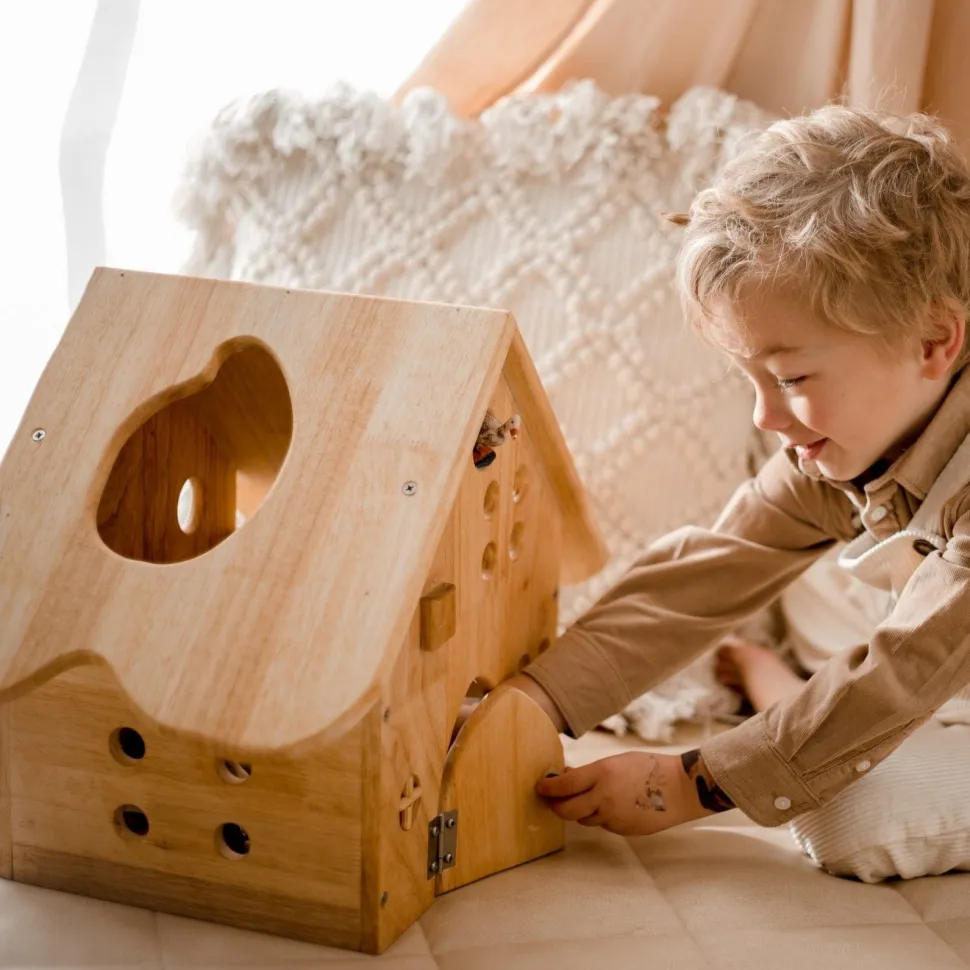 QToys Wooden Barn House